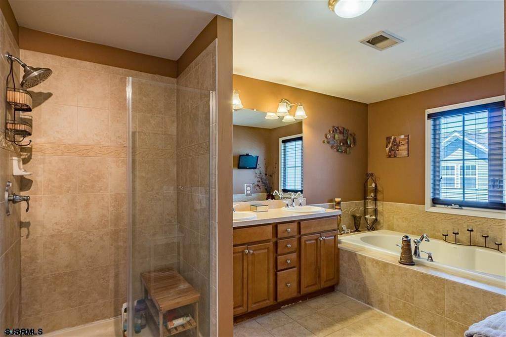 Egg Harbor Township, NJ 08234,1010 DUNLIN LANE