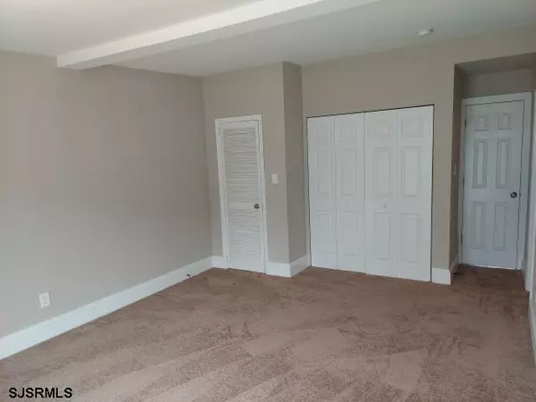 Ventnor Heights, NJ 08406,202 N Suffolk Ave