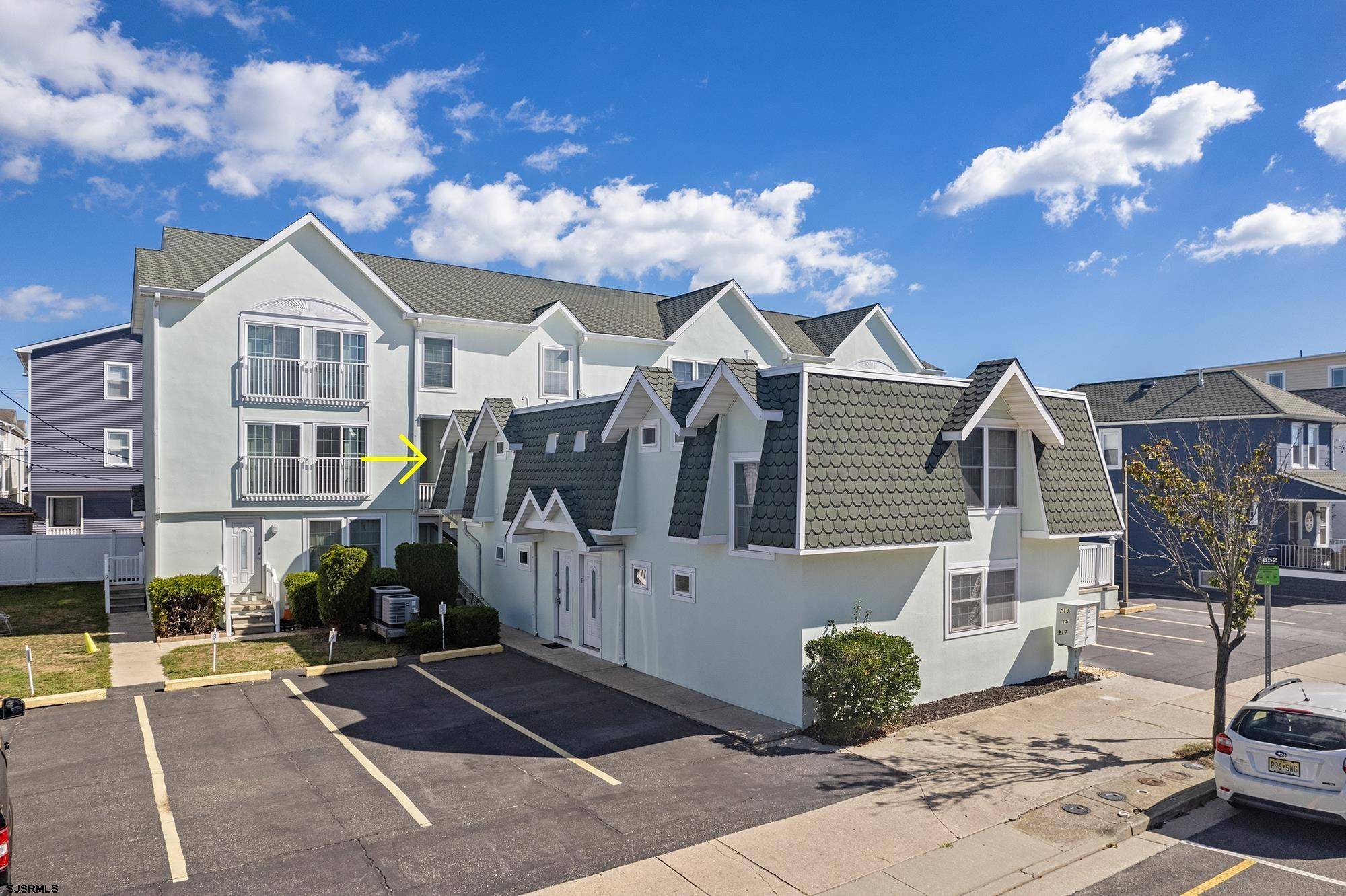Wildwood, NJ 08260,213 E Hand #8