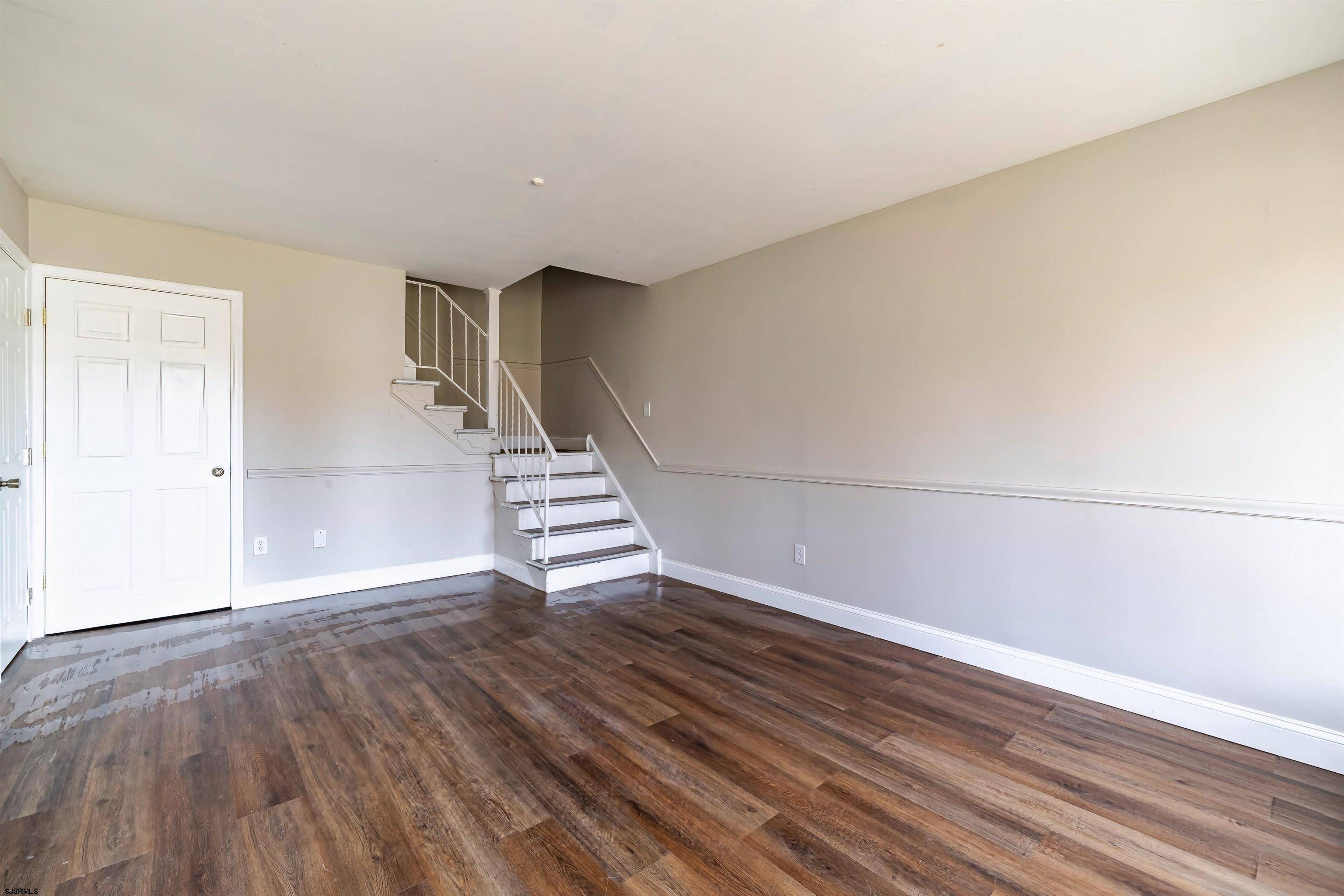 West Deptford Township, NJ 08066,11 Maplewood Ct #11