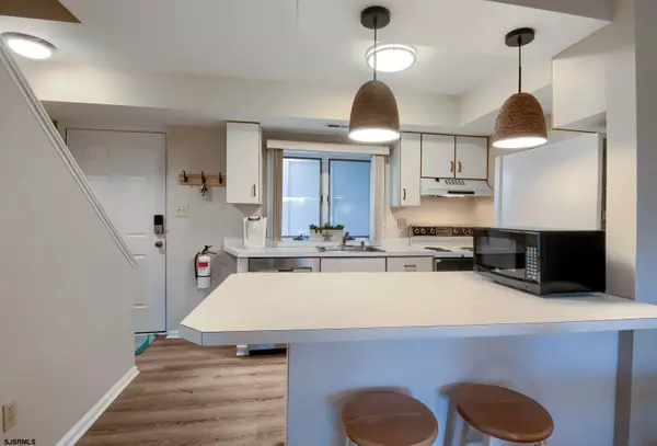 Brigantine, NJ 08203,323 44th St S #103