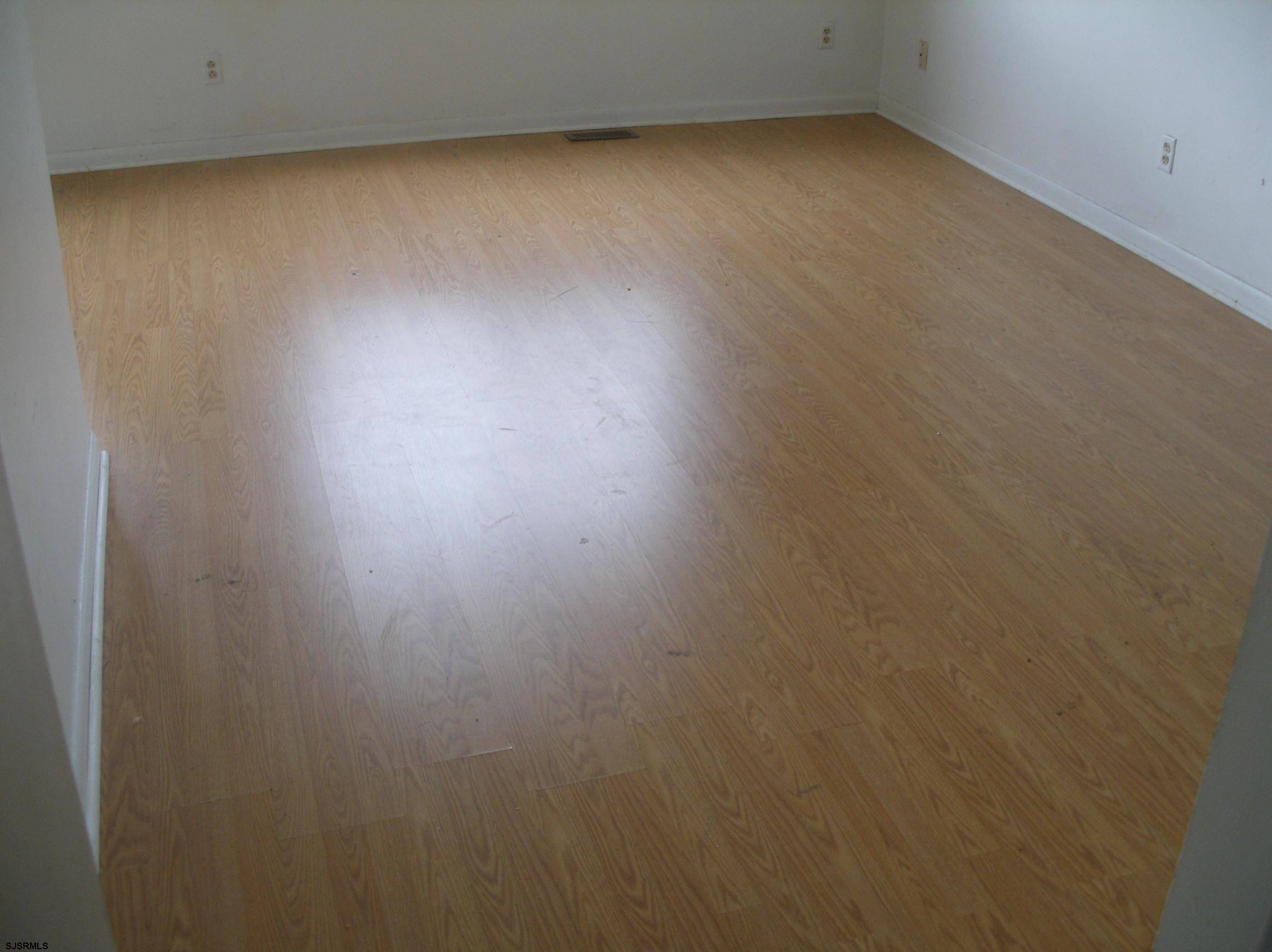 Pleasantville, NJ 08232,405 Noahs Landing #405