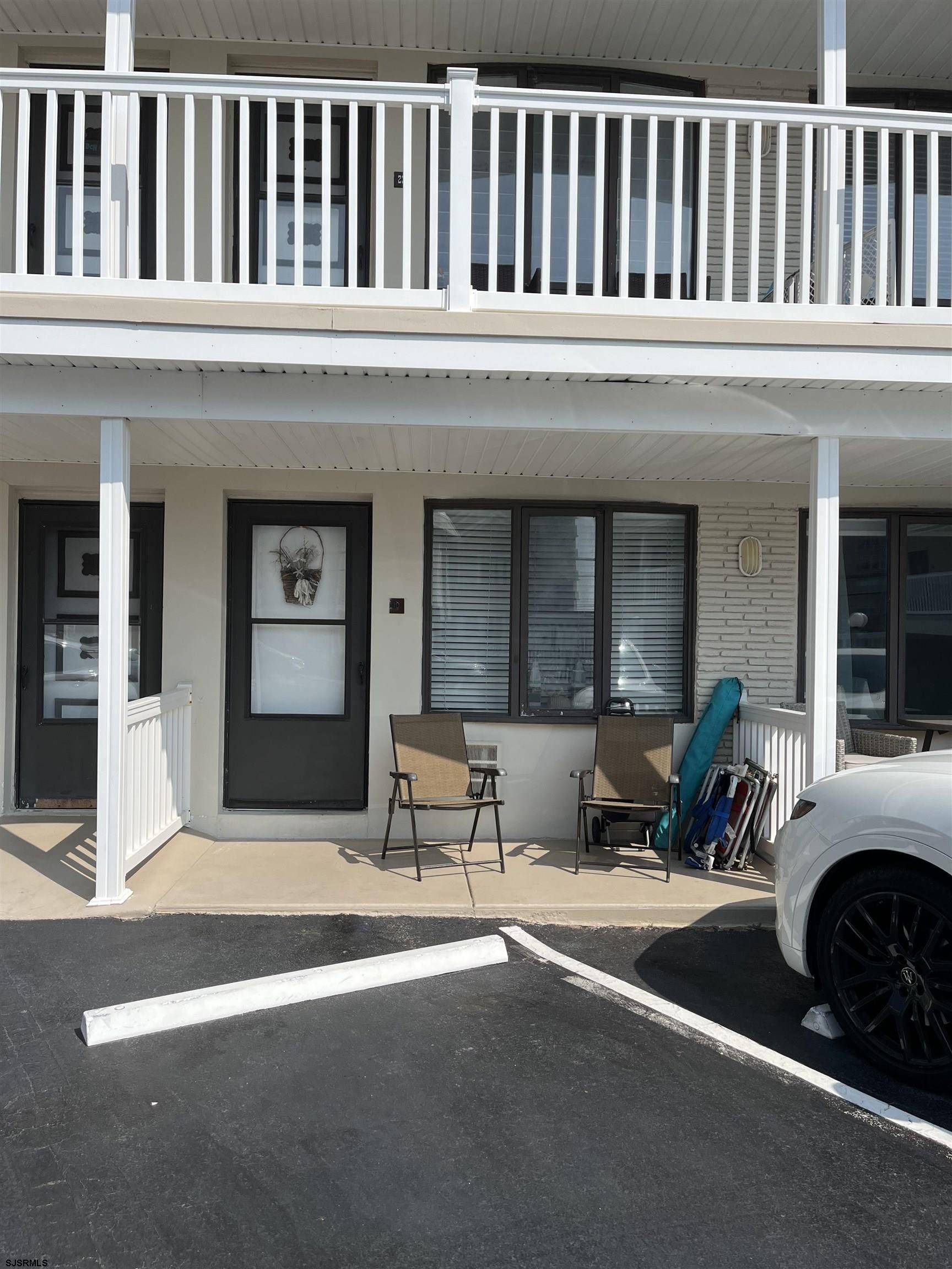 9401 Pacific Ave Ave, Margate, NJ 08402