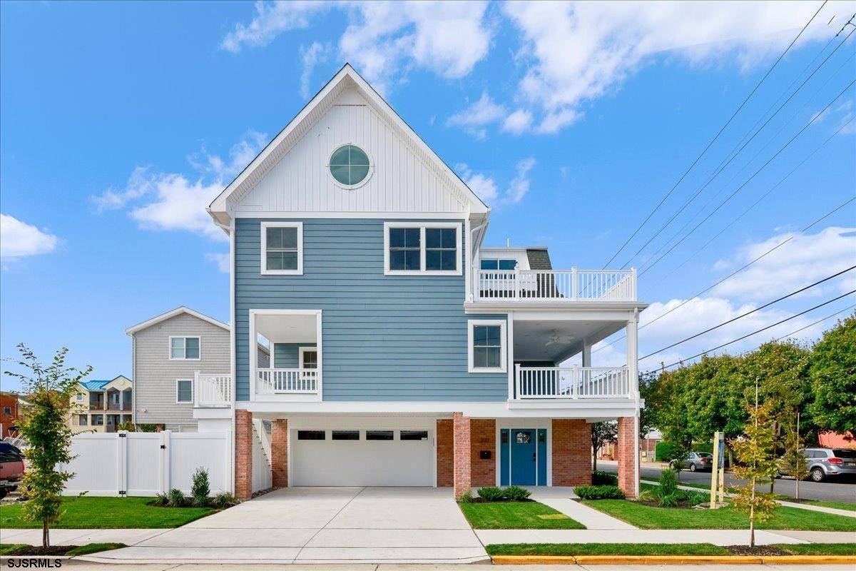 222 N Benson Ave, Margate, NJ 08402
