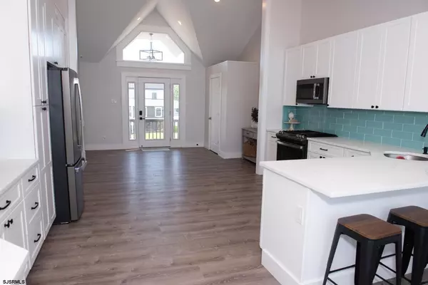 Brigantine, NJ 08203,706 W Shore Dr