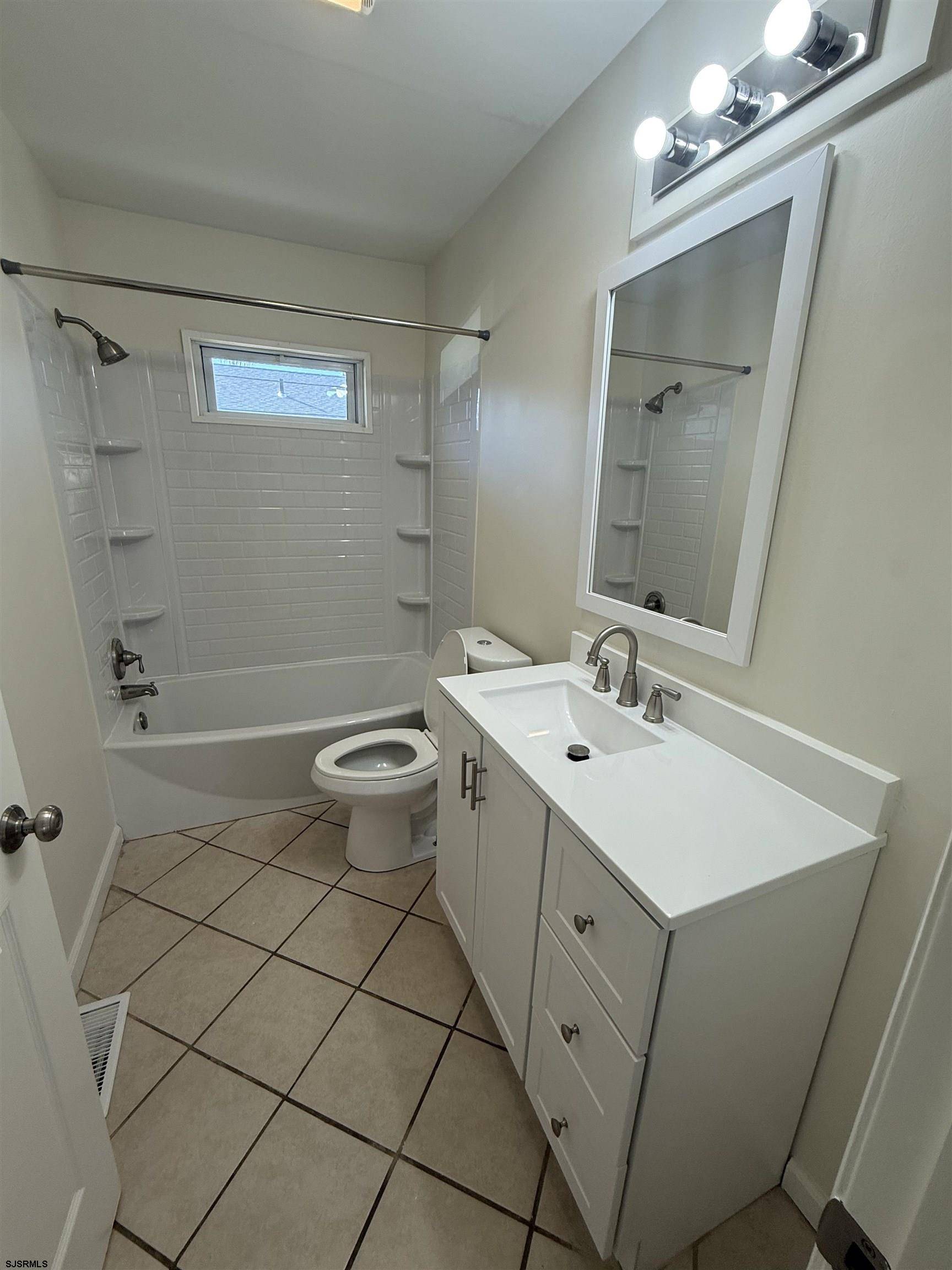 Somers Point, NJ 08244,18 Cooper Dr Dr