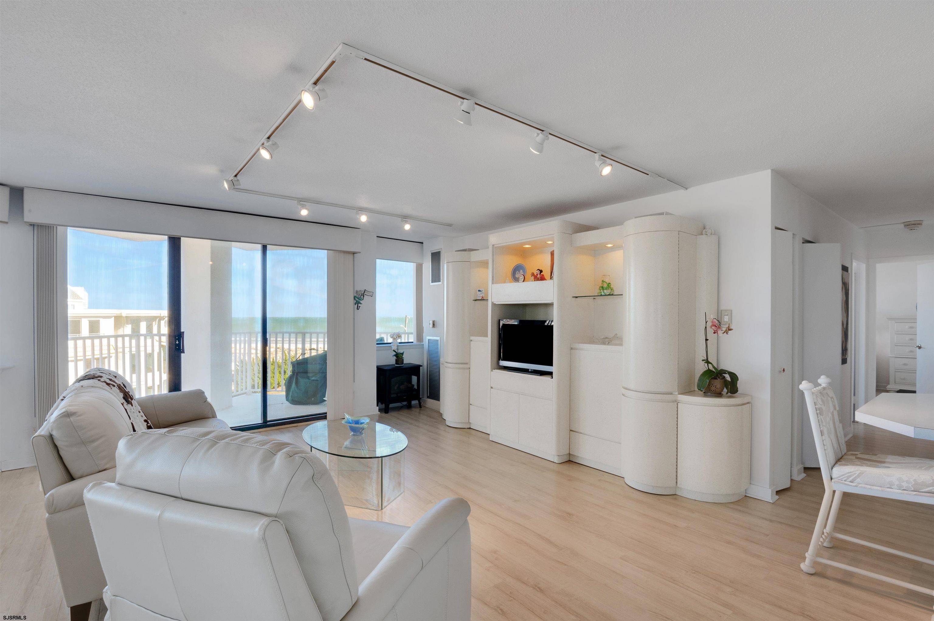 Longport, NJ 08403,111 S 16th #416