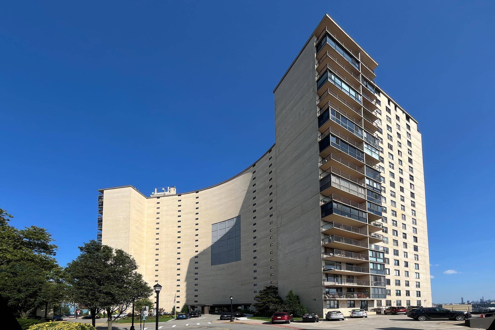 380 Mountain #302, Union City, NJ 07087