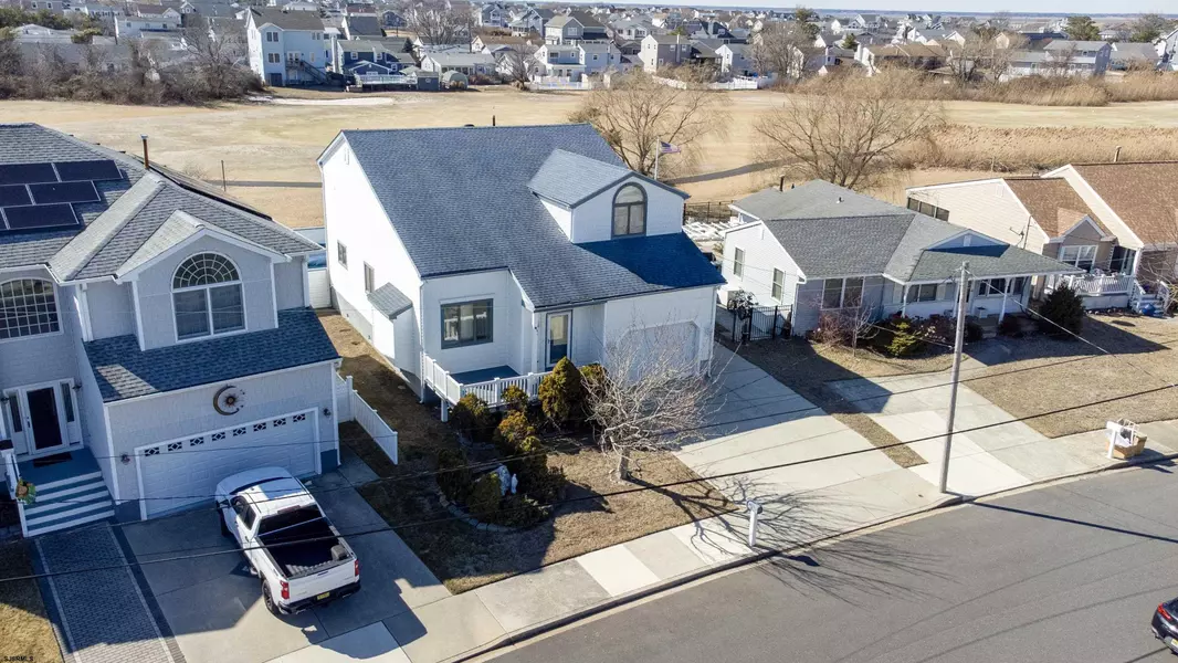 18 Macdonald Pl, Brigantine, NJ 08203-2933