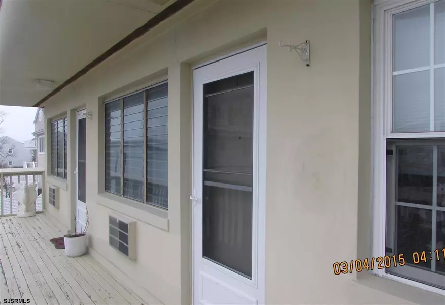 9507 Pacific Ave, Margate, NJ 08402