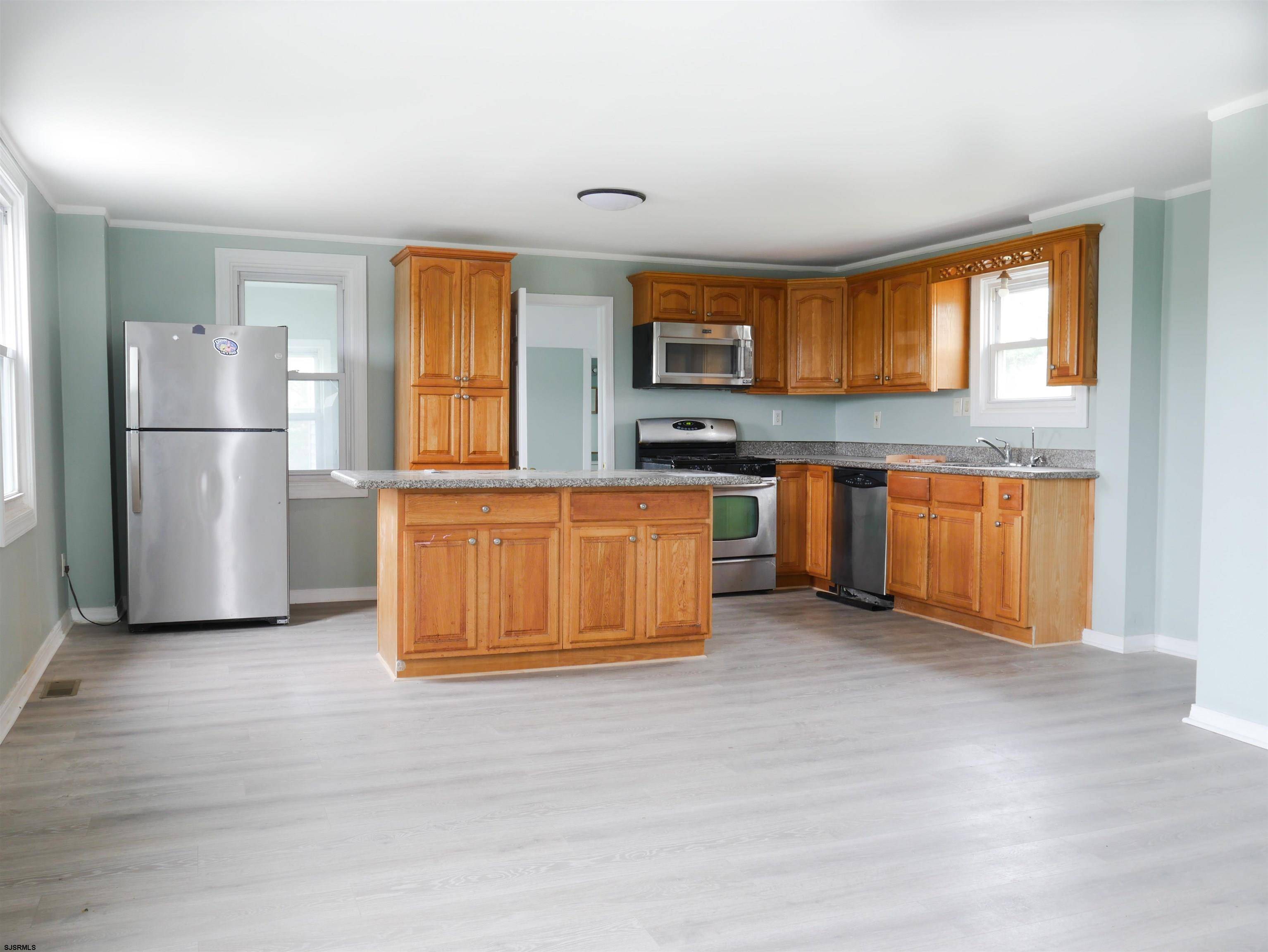 Pleasantville, NJ 08232,27 S 3rd St