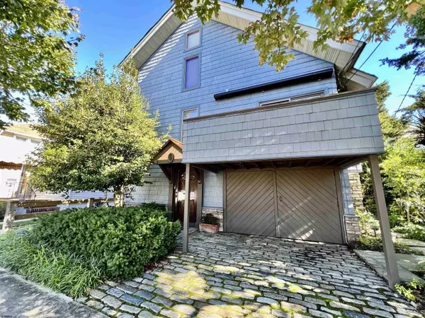 7 N Delavan Ave, Margate, NJ 08402
