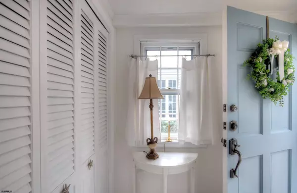 Margate, NJ 08402,15 N Douglas Ave