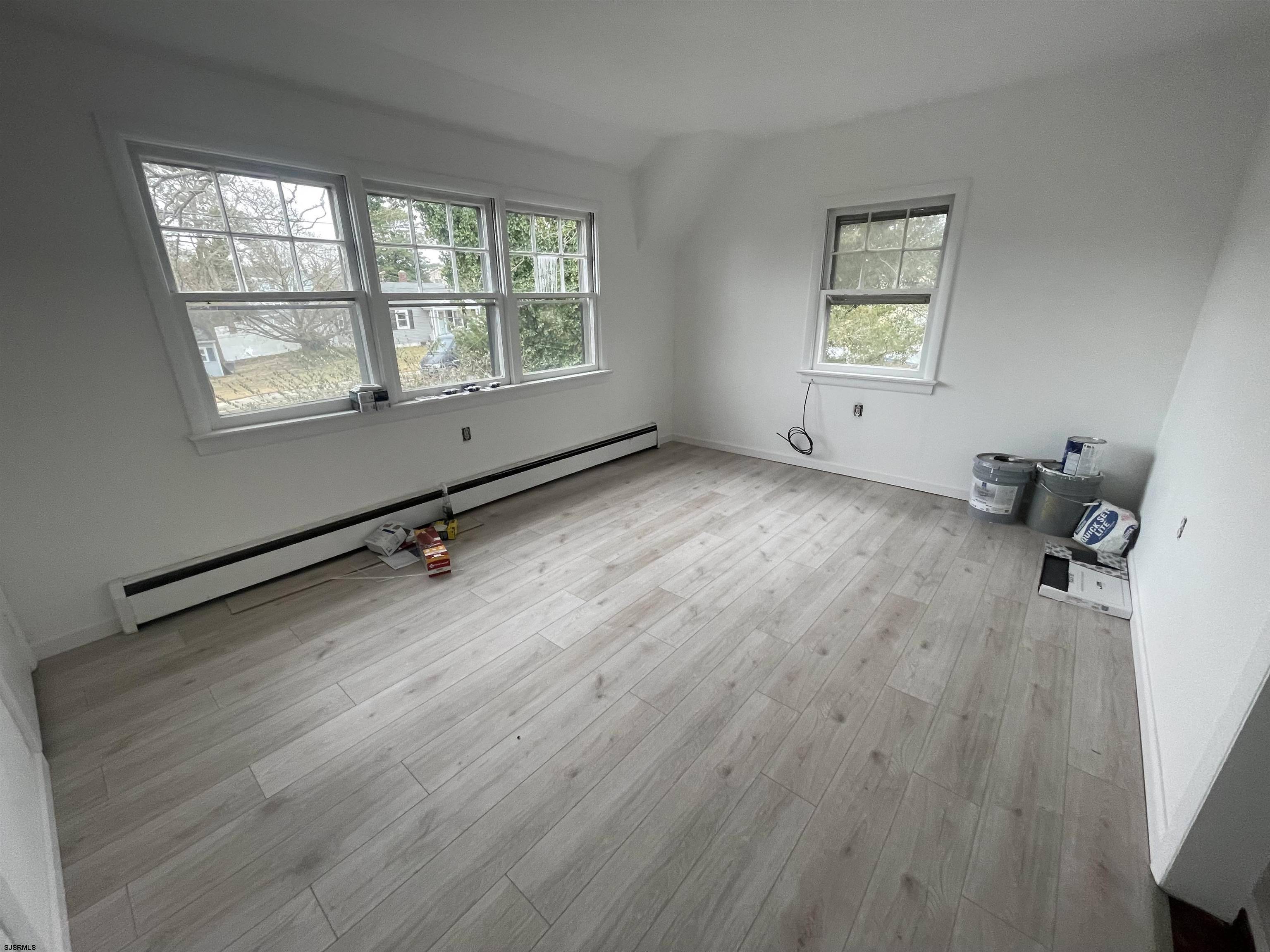 Somers Point, NJ 08244,27 E Pierson Ave