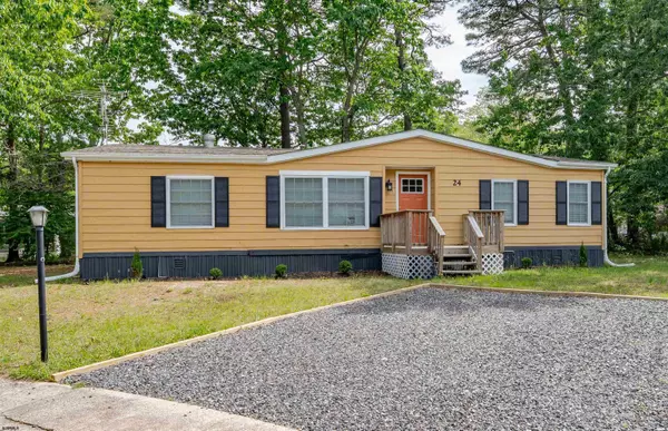 24 Holly Ct, Mays Landing, NJ 08330