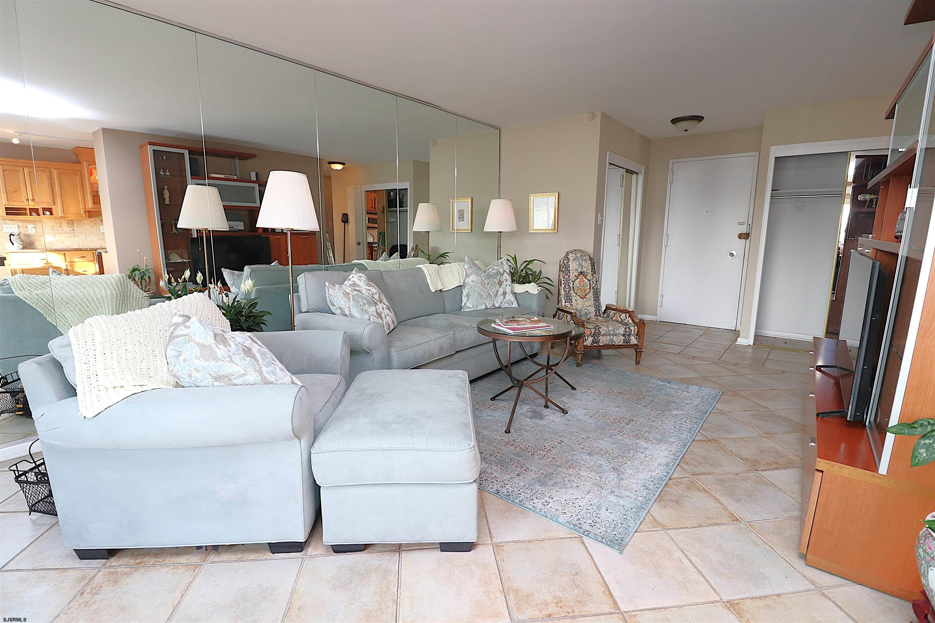 Ventnor, NJ 08406,6101 Monmouth #201