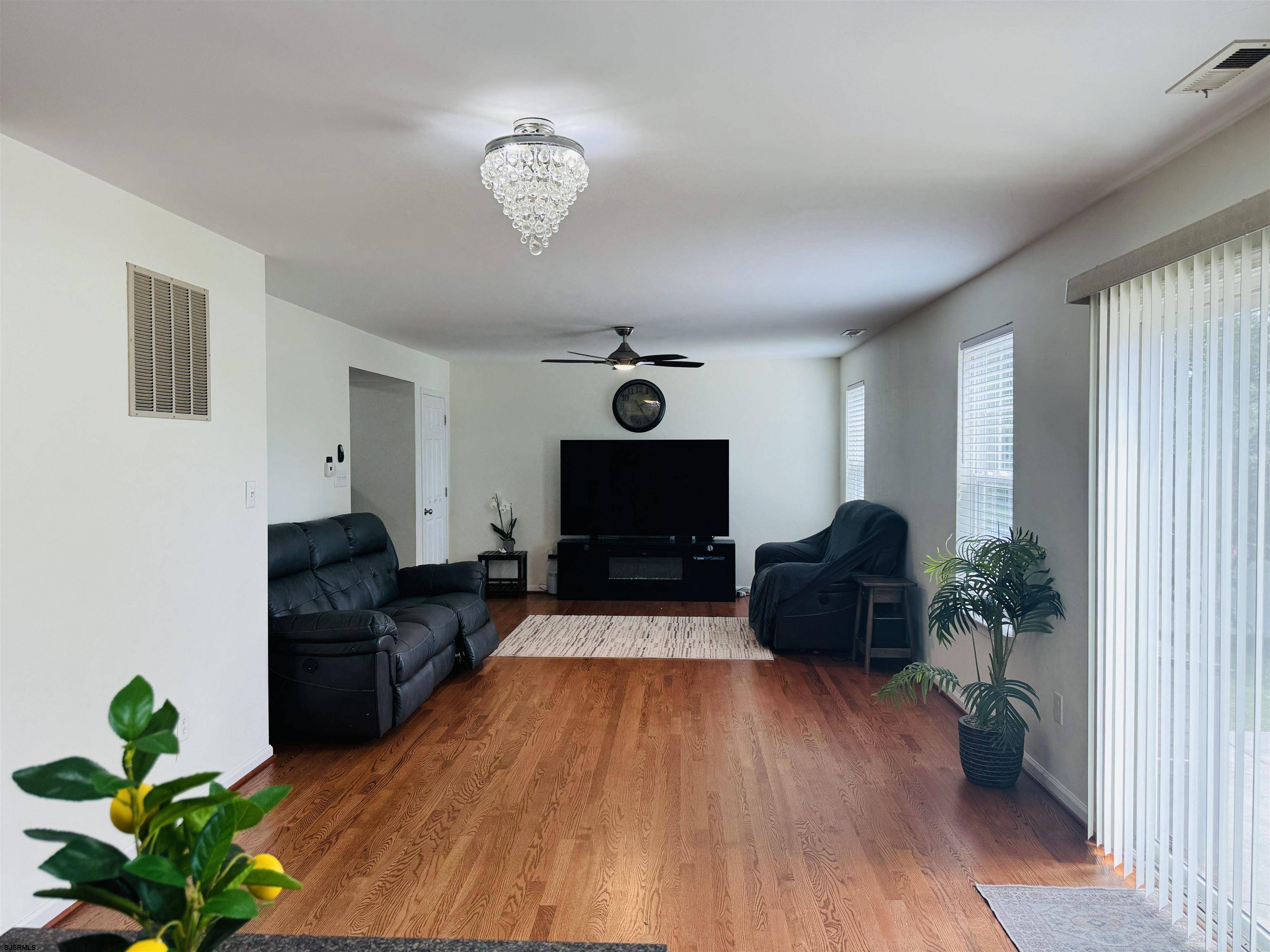 Mays Landing, NJ 08330,10 Rue Chagall
