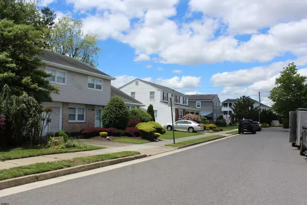 Margate, NJ 08406,614 N Delavan Ave