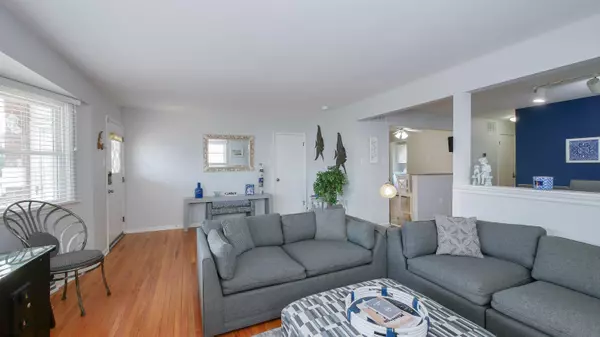 Ventnor, NJ 08406,6903 Ventnor Ave Ave