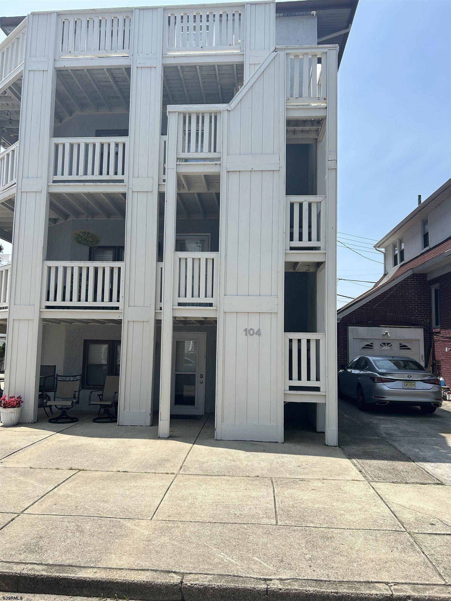 104 S Frankfort Ave, Ventnor, NJ 08406