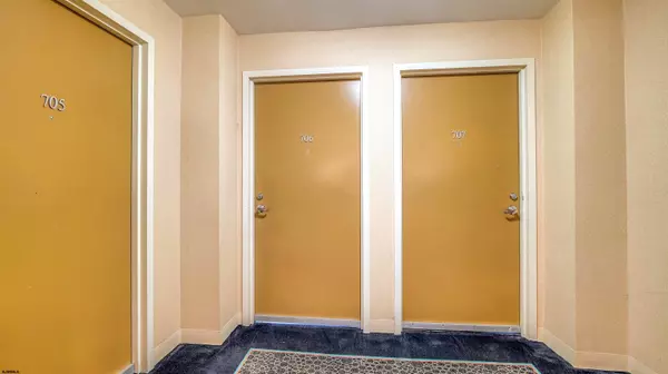 Atlantic City, NJ 08401,526 PACIFIC Ave