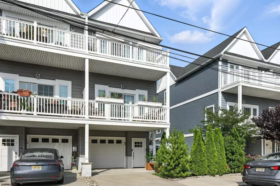 3 N Marion Ave, Ventnor, NJ 08406