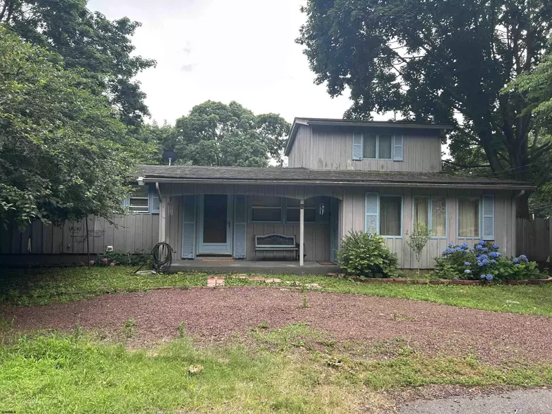 4 Robin Rd Road, Egg Harbor Township, NJ 08234