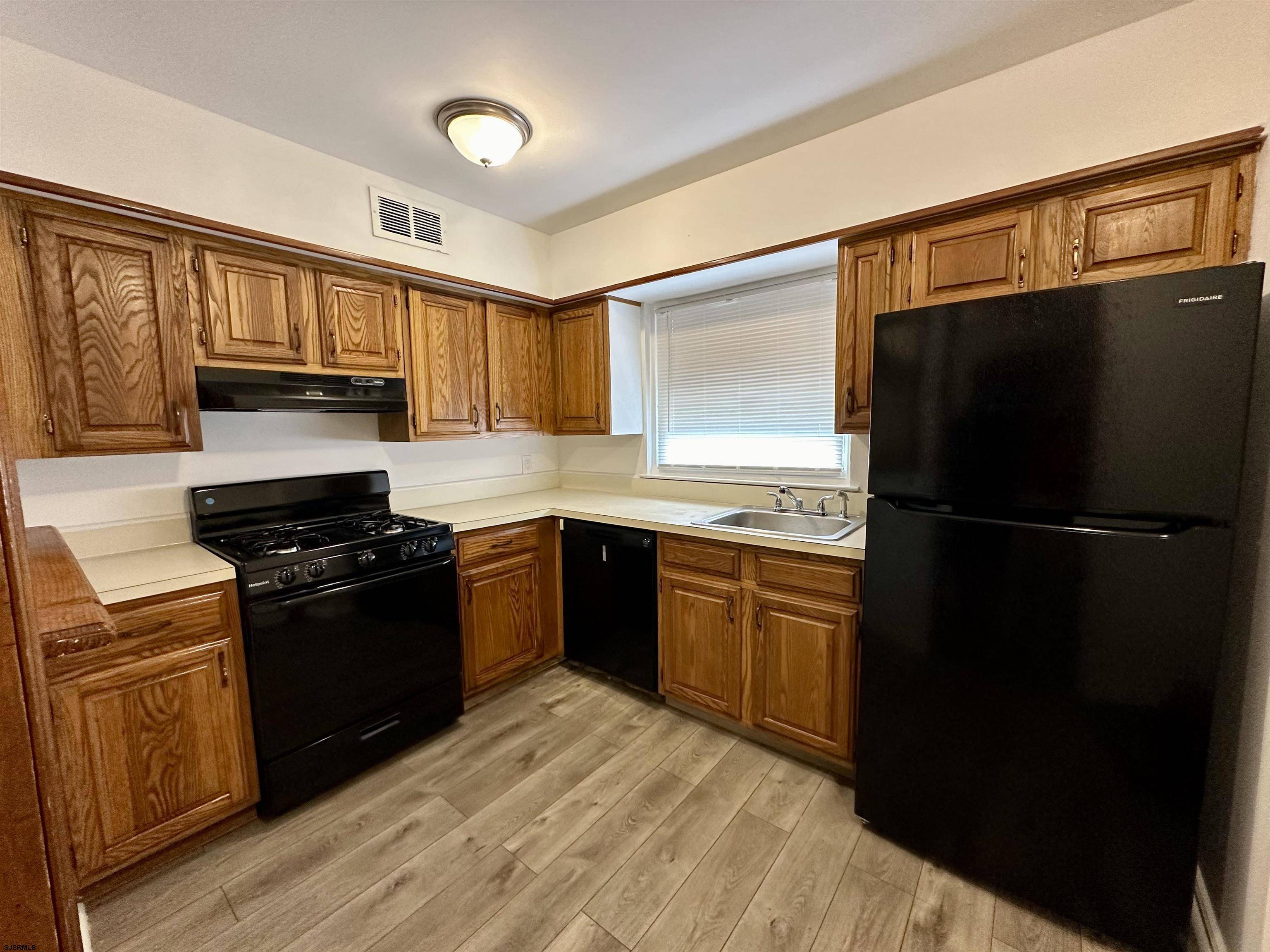 Mays Landing, NJ 08330,6086 Hoover Dr Dr