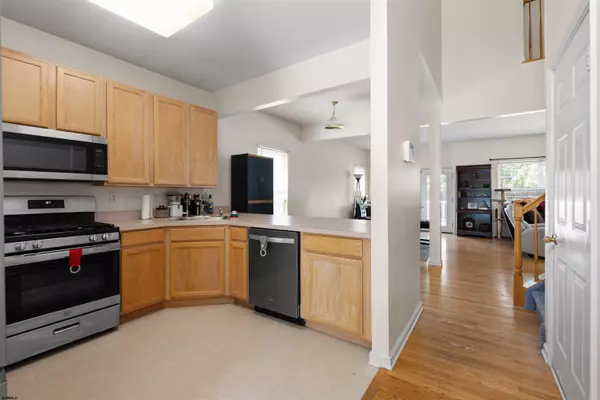 Egg Harbor Township, NJ 08234,18 Ravenwood Drive