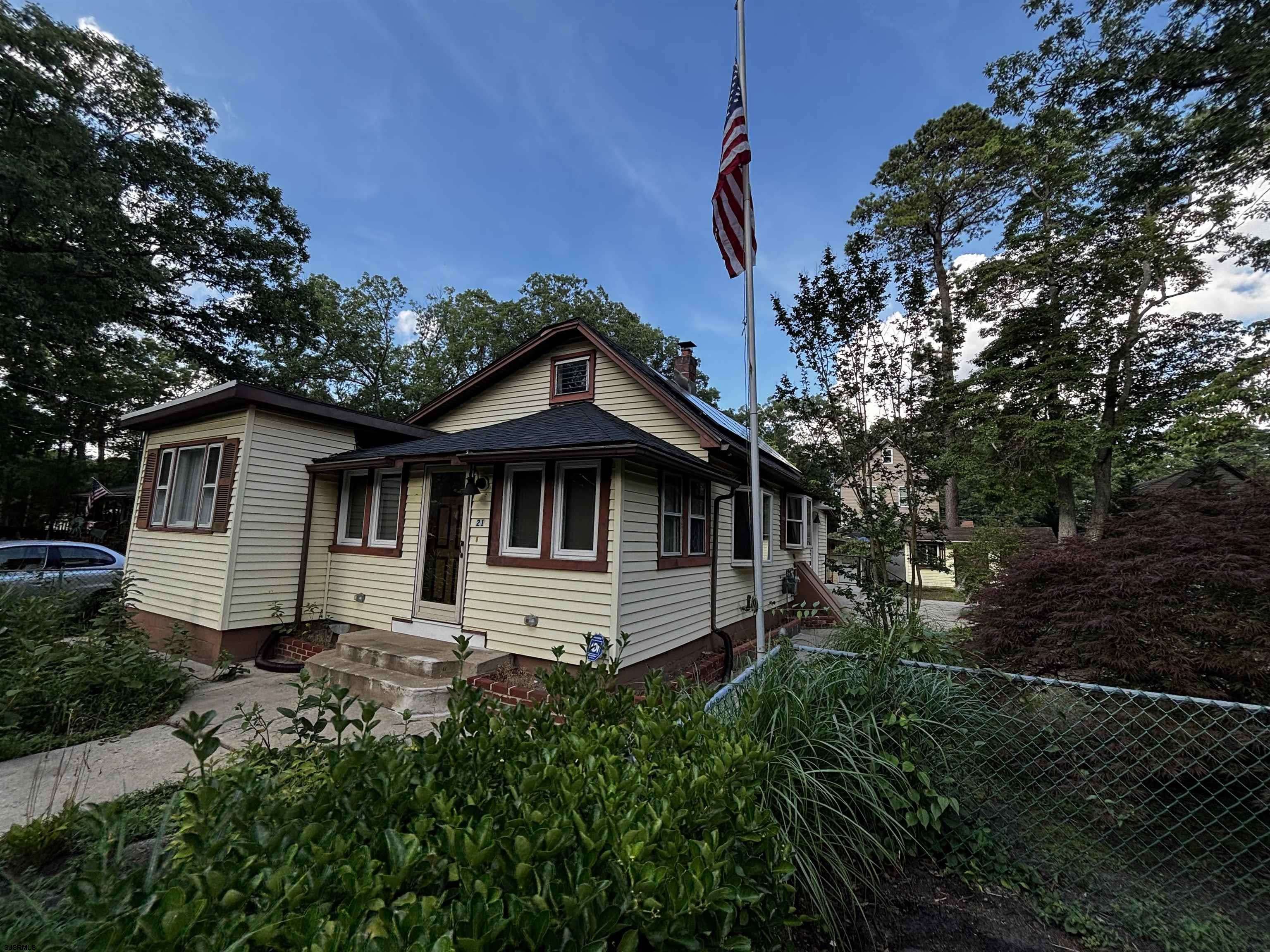 21 Point Breeze Ave, Clementon Borough, NJ 08021