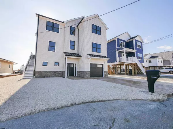 140 E Sail Dr, Little Egg Harbor, NJ 08087