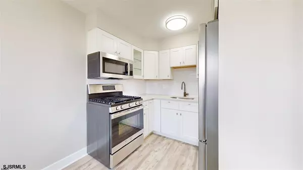 Brigantine, NJ 08203,326 37th St S #C (2nd Floor, Right Side)
