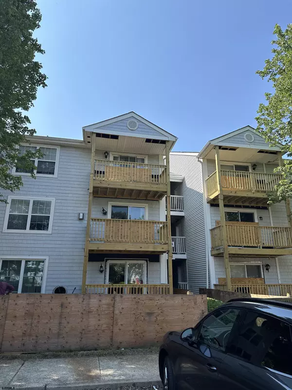 4 L Oyster Bay Rd #4 L,  Absecon,  NJ 08201