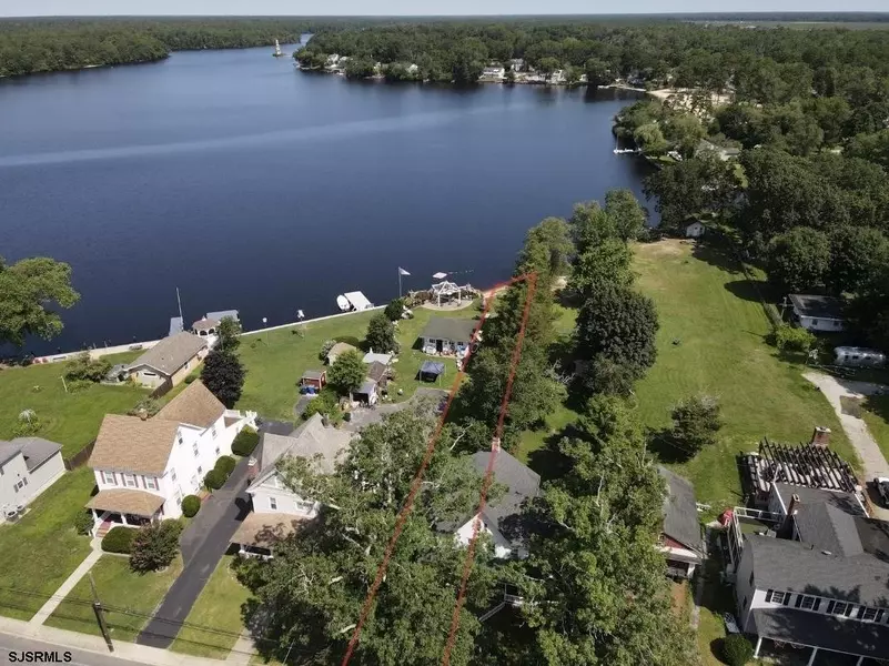 215 Lenape Ave, Mays Landing, NJ 08330