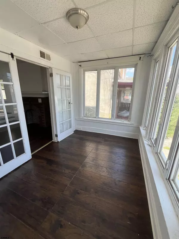 Atlantic City, NJ 08401,346 N Delaware Ave