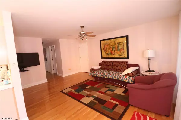 Margate, NJ 08402,200 N Decatur Ave - Winter rental