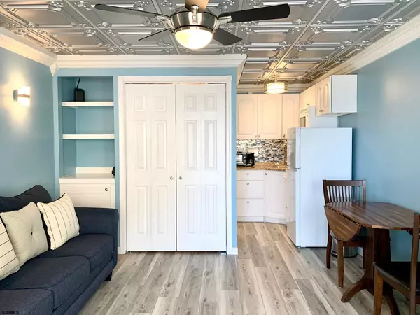 Atlantic City, NJ 08401,108 S Montpelier Ave #301