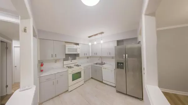 Absecon, NJ 08201,2 Oyster Bay Rd Apt D #2D