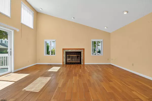 Margate, NJ 08402,1 Seaside Ct