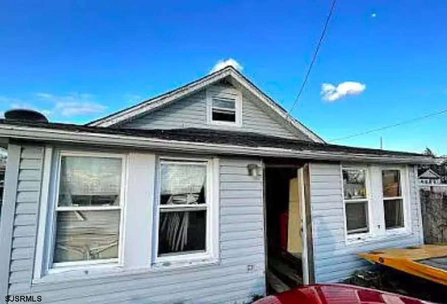 216 Oakland Ave Ave, Pleasantville, NJ 08232