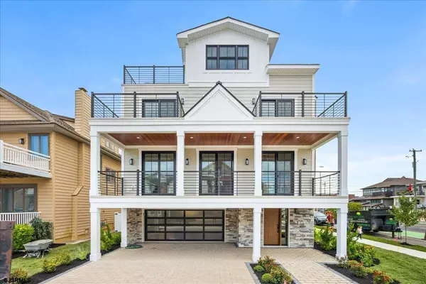 100 S Frontenac Ave, Margate, NJ 08402