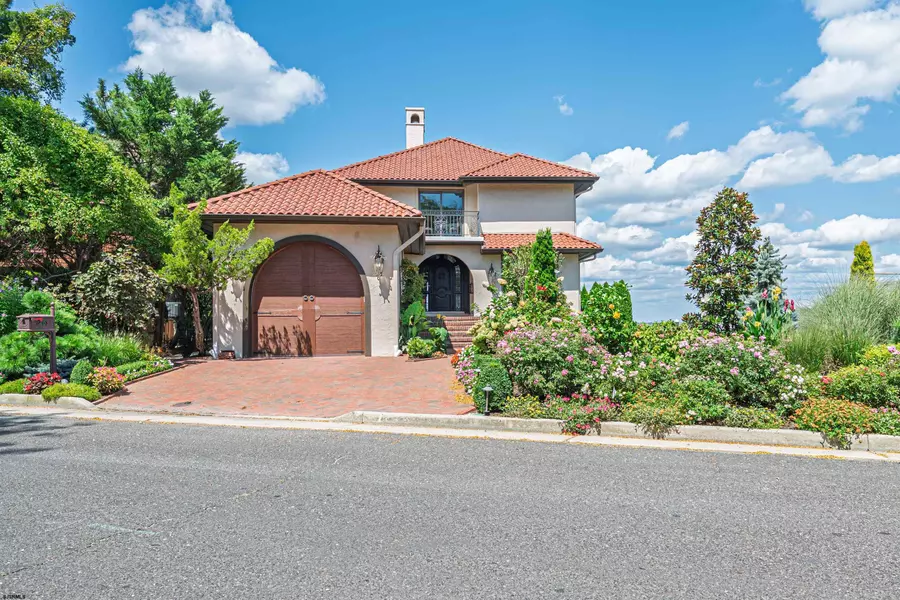 7403 Bayshore Dr, Margate, NJ 08402
