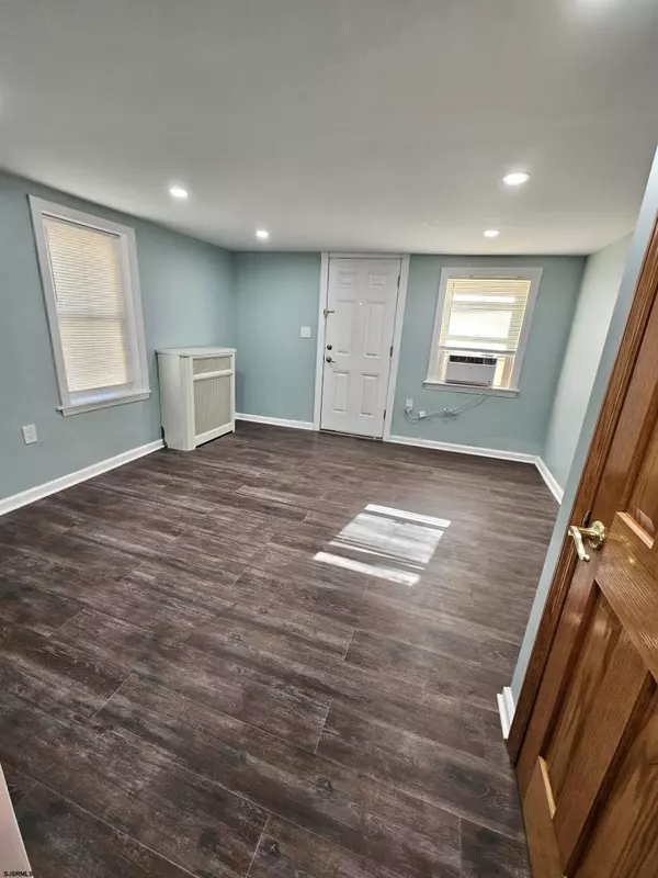 Chelsea, NJ 08401,7 S LaClede #1