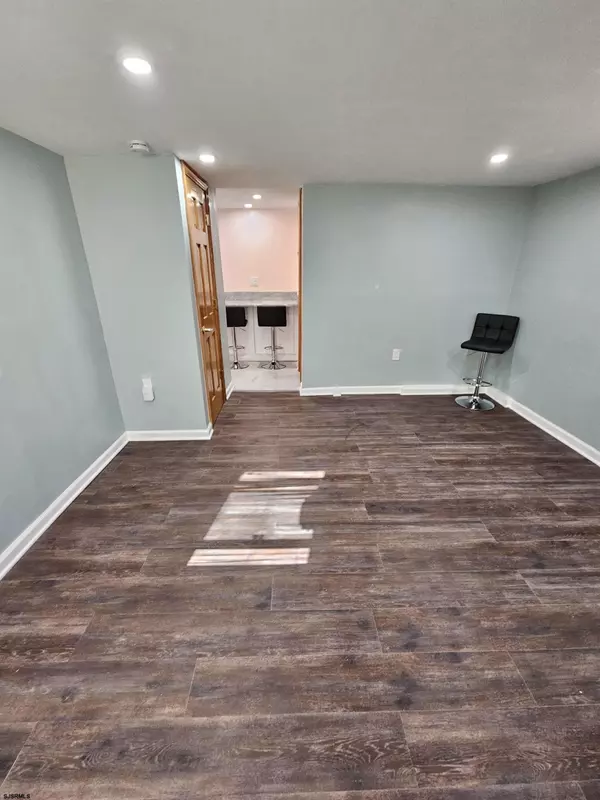 Chelsea, NJ 08401,7 S LaClede  #1