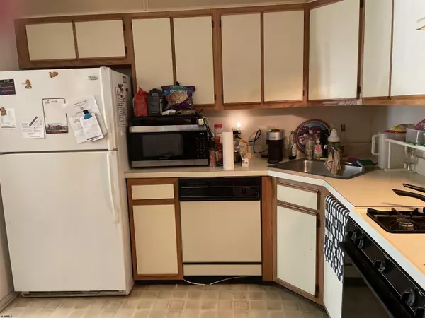 Absecon, NJ 08205,52 Navajo Ct #C1