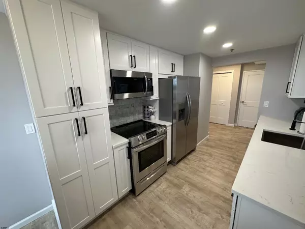 Atlantic City, NJ 08401,3101 Boardwalk #1017-2