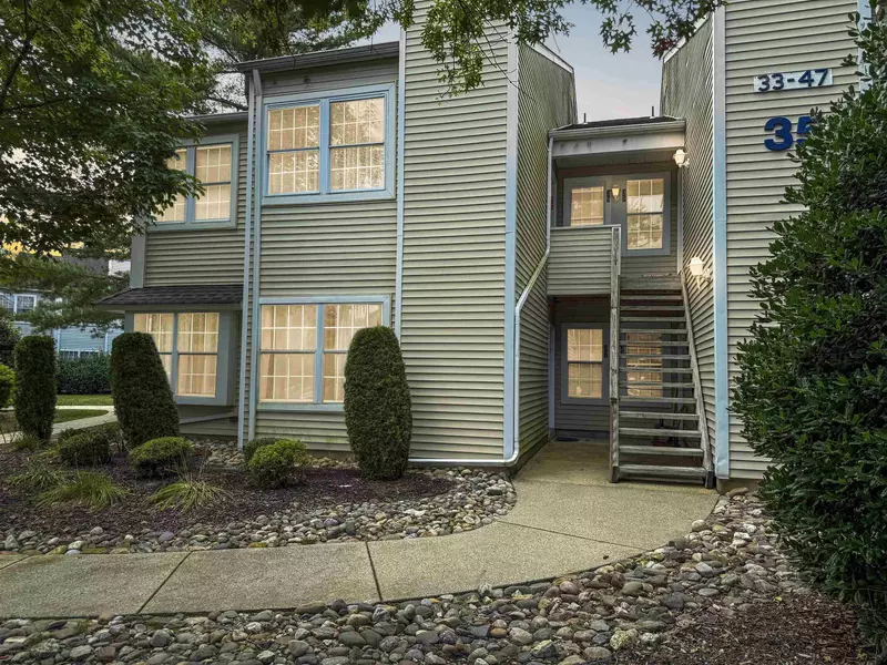 37 Driftwood #37, Smithville, NJ 08205