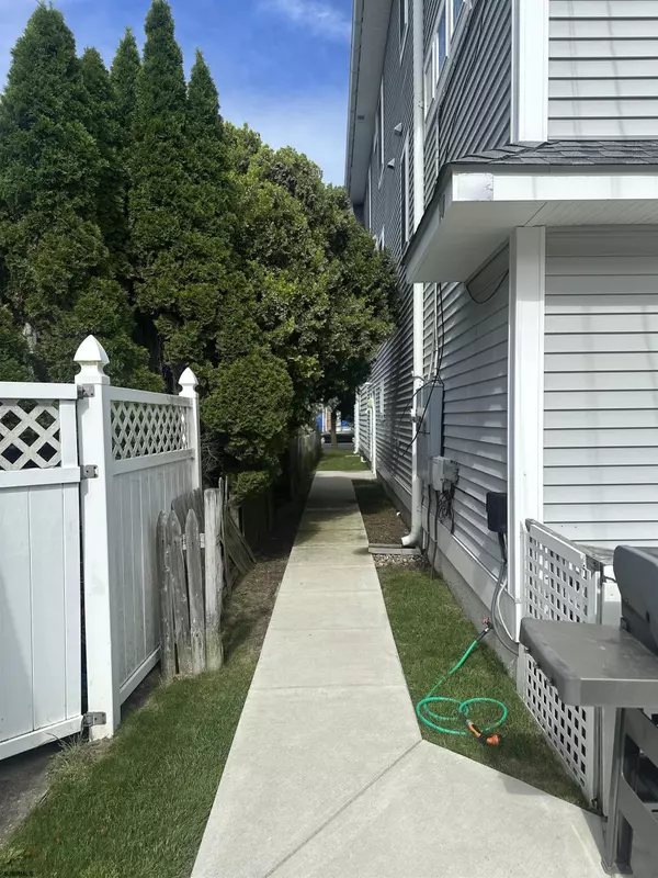 Ocean City, NJ 08226,329 Ocean #1st Floor