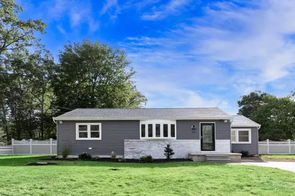 219 Mitchell Dr, Egg Harbor Township, NJ 08234