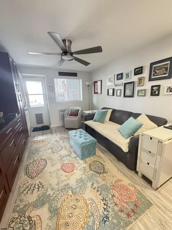 Margate, NJ 08402,9201 Atlantic Ave #18